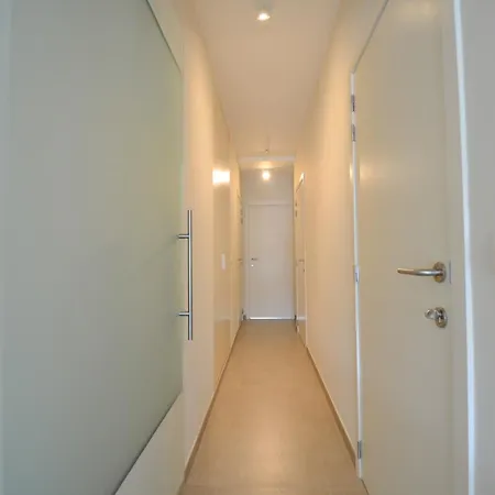Stylish With Sunny Terrace, Cleaning Included Остдёйнкерке