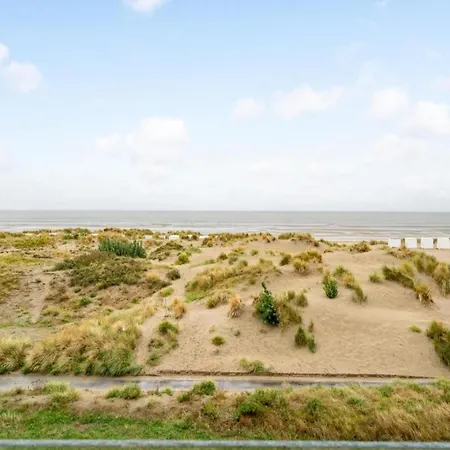 Stylish With Sunny Terrace, Cleaning Included Oostduinkerke